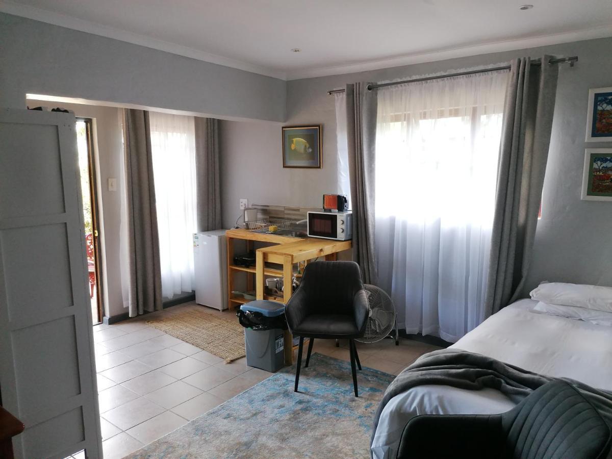 Aanhuizen Guest House Swellendam Exterior photo